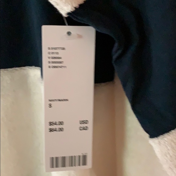 Urban outfitters top - great beach cover up - Picture 4 of 4